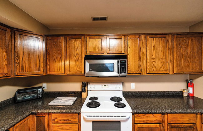 Osage Beach Getaway Lake Views Pet Friendly! - Photo 17