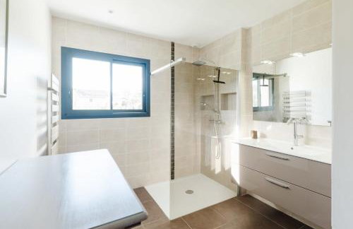Beautiful contemporary villa 160 m with pool - Foto 12