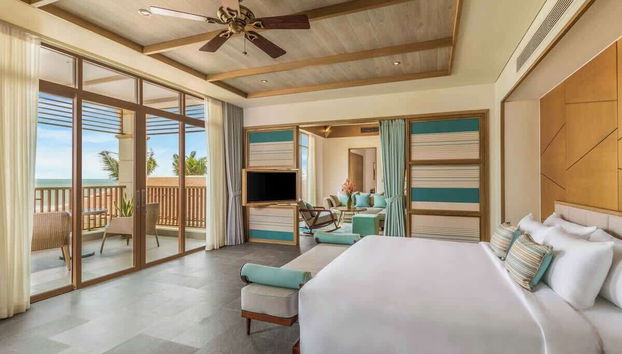 Luxe 5BR Villa: Beachfront Breakfast Pool - Foto 5, Habitación