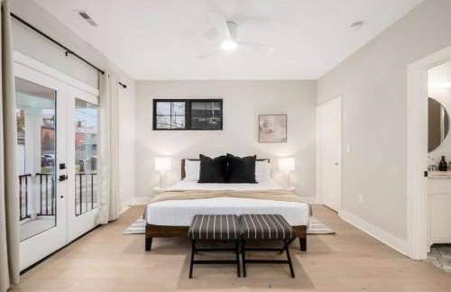 Chateau in the Village - Brand New 3BD 5BA - Foto 11