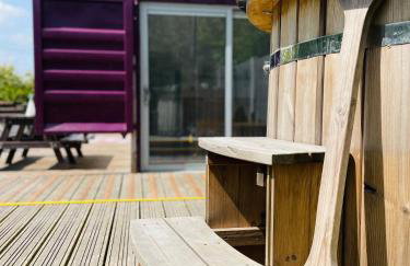 Purple CargoPod at Lee Wick Farm Cottages & Glamping - Foto 8