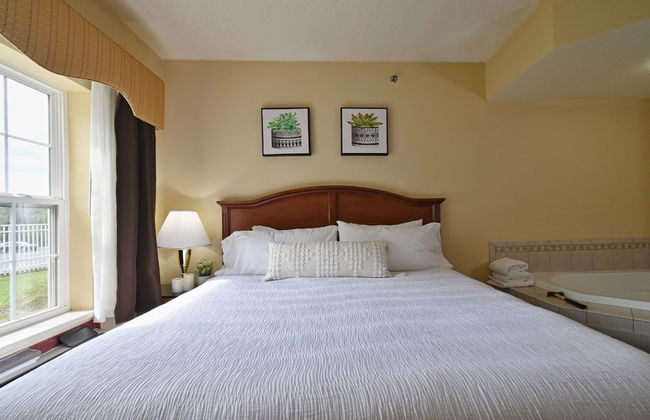 Four Seasons Island Resort - Photo 21