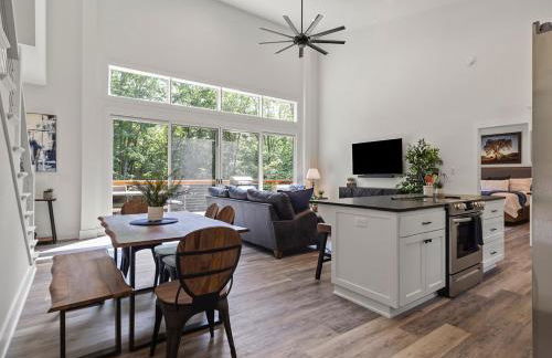 Dirt Merchant Chalet Trail Access Hot Tub on Back 40 Trail - Foto 6