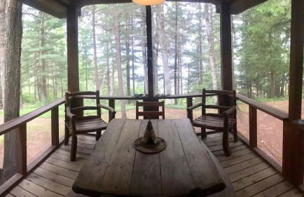 Idyllic Woodland Getaway by Squaw Lake in Lac Du Flambeau, Wisconsin - Foto 3
