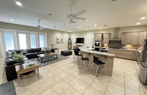 Luxury Mansion Pool Hot Tub Theater Outdoor Kitchen BBQ GM RM 2 Miles Disney - Foto 51