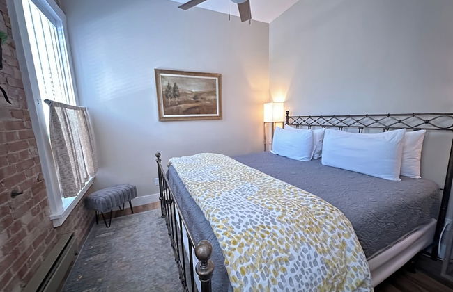 Bisbee Brownstone Suites - Photo 12