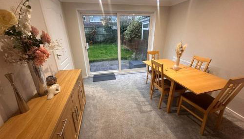 Spacious 3 Bed Home - Cramlington - Free Parking - Pets Welcome - Foto 3