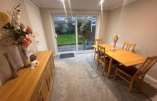 Spacious 3 Bed Home - Cramlington - Free Parking - Pets Welcome - Foto 3