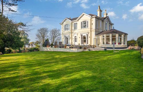 Stunning Apartment in Victorian Villa with Garden - Photo 24