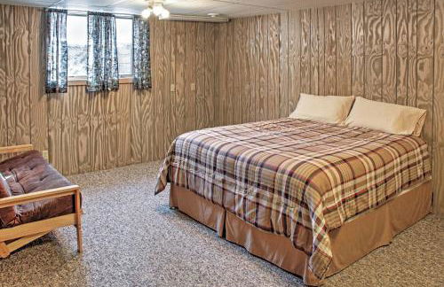 Wonderful Home on Sand Lake with Expansive Porch! - Foto 34