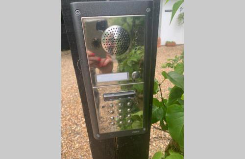 Windsor/Ascot/Bracknell beautiful barn - Photo 16