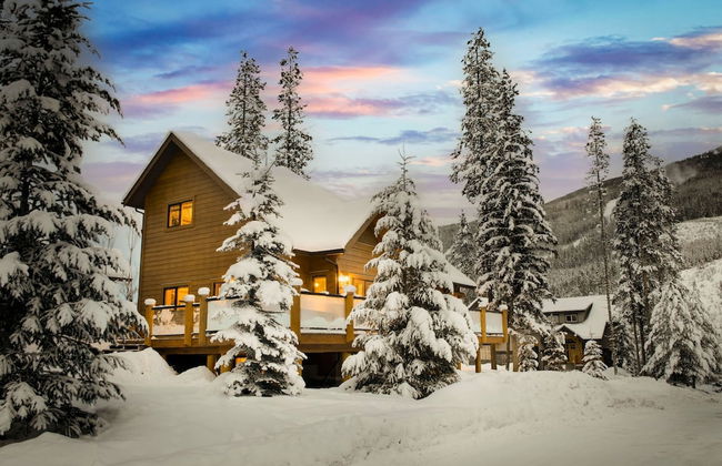 MODERN 4,500 sqft Ski Chalet: 5 Br + 6 Ba | Pool Table | Pool + PRIVATE Hot Tub - Photo 70