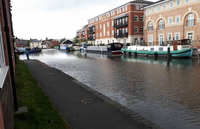 Canal Side Apartment - Foto 12