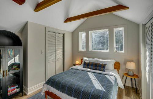 Lakefront Escape with Dock! Hudson Valley Home - Foto 13