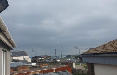 The hawthorns large detached 3 bedroom family home - Photo 1