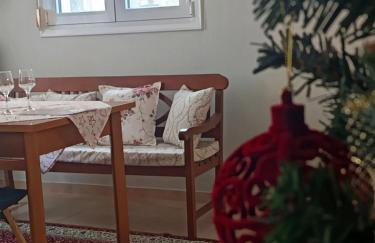 Vintage Garden House - Photo 25