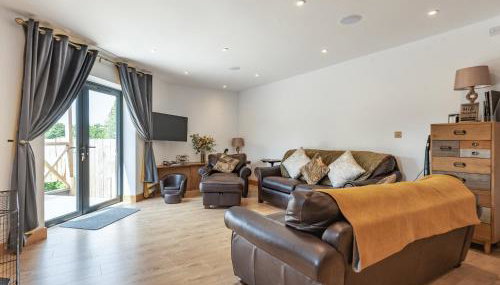 Silhouette's Stable - Uk34102 - Foto 4