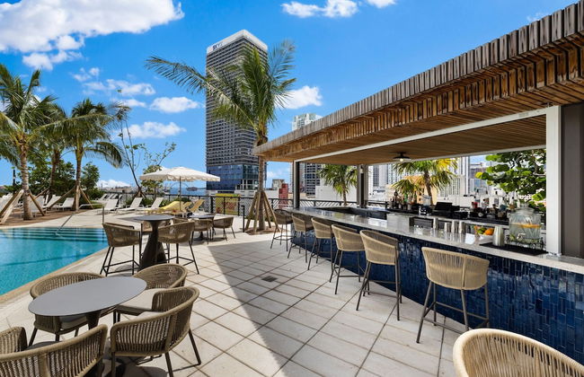 Ultimate Elegance Studio with Panoramic City Views - Foto 85