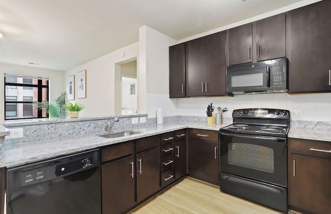 DC Charm in Crystal Apartments - Foto 40