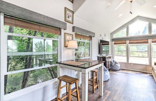 Eureka Tiny Home with Hot Tub and Community Beach! - Foto 10