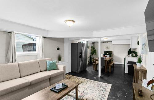 10 Min to Downtown-Modern in Magic City-Both Units - Foto 61
