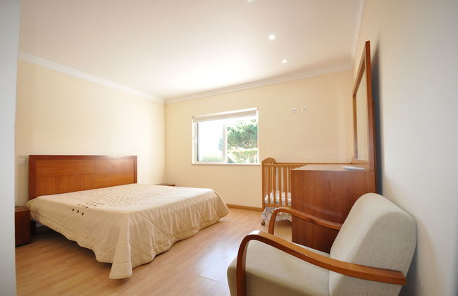 6 Bedrooms, Walking Distance to Amenities, Private Pool, Free AC and Wifi - Foto 4