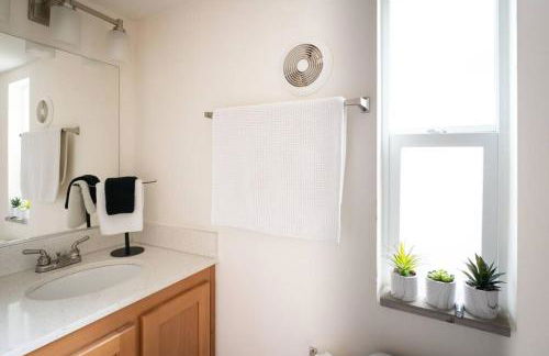 Peaceful Tiny Home Loft and Sauna - Foto 11