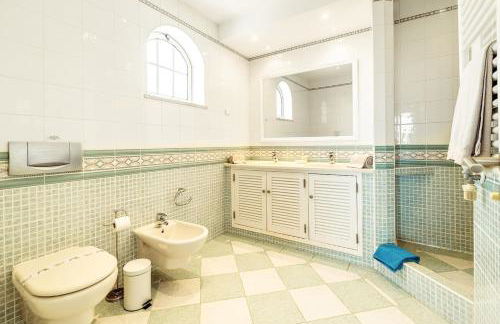 Lovely Very Private Villa with Beautiful Gardens - Foto 23