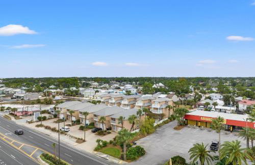 Escape to Sand Dollar Holler: Coastal Retreat, 3 Beds, 2.5 Baths, Sleeps 10! - Foto 4