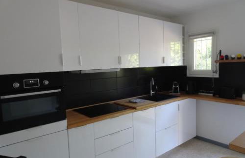 Grande maison 3 chambres - Jardin, terrasse et parking - Bord de mer - Foto 2