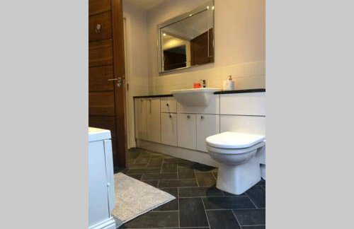 Struan Coach house in gated residence - Photo 12