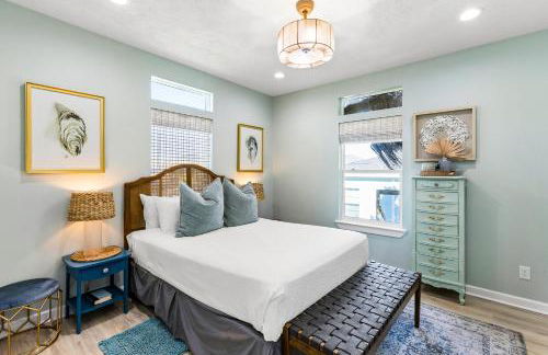 The Purple Pelican - Photo 18