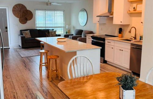 Beautiful home with large pool! Close to the beach! - Foto 12