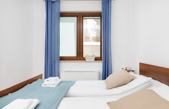 Willa 4 Pory Roku Apartment by Renters - Photo 4