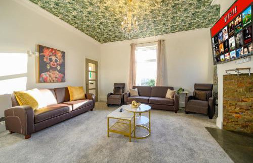 Spacious 6 Bedroom Escape with Hot Tub, Games Room & Karaoke in Yorkshire - Foto 4