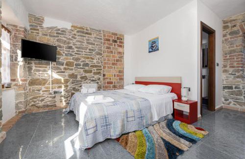 Villa Denis Village in Central Istria for 28 people pet friendly complex of 4 stone houses - Photo 40