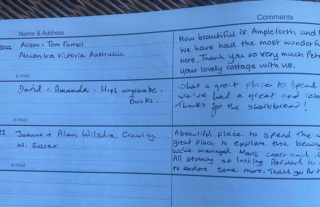 Cottage Sleeps3-fireplace-balcony-garden-mountain - Photo 11