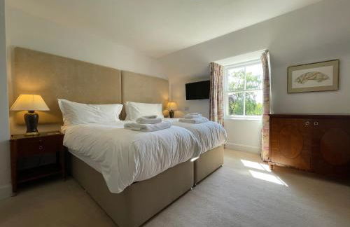 Balloan House - Photo 3