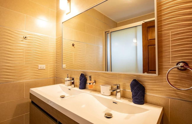 3 Bed Villa, Sleeps 6, Pool, Priv Patio - Foto 9