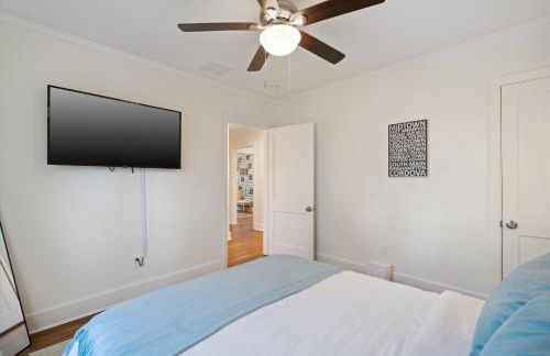 Hot Tub & Pool Table Mins to Beale Renovated - Foto 27