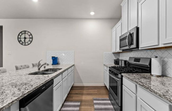 Single-level Home Game Area Ideal for Long Stays - Foto 17