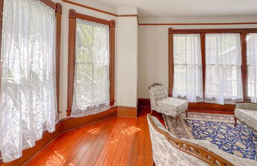 Cozy Victorian Apartment Downtown Sleeps 5 - Foto 10