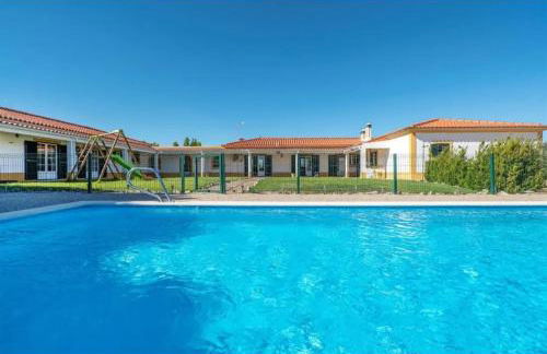 Spacious villa with private pool in Grândola - Foto 1