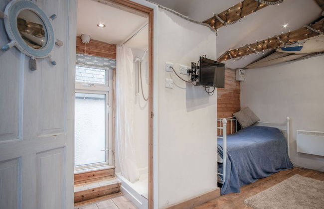 The Lodge - 1 Bedroom - Freshwest Beach Retreat - Photo 9