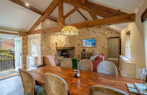 The Entire Coach House at Middleton Hall, Three Bedroom Holiday Home - Photo 32