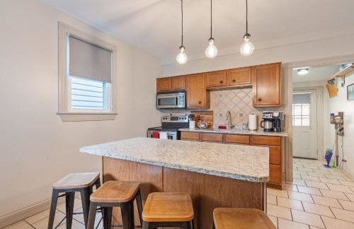 Charming City Home with Patio Fire Pit & Record Player-Family Friendly - Foto 14