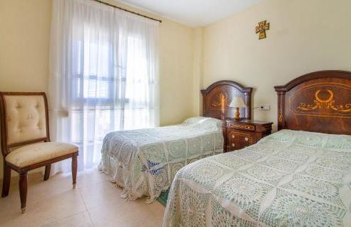 3 Bedroom Stunning Apartment In Calpe - Photo 22