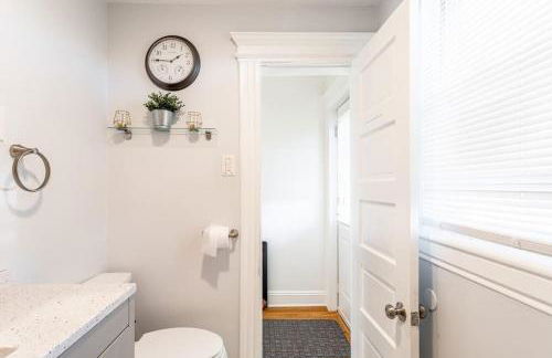 Spacious&Gracious- 5BR Fam-Friendly near I95&Shops - Foto 80