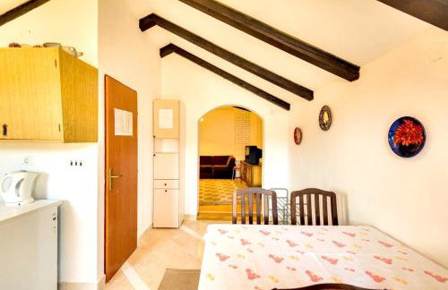 Cosy Apartment with Sea View in Zlarin - 50 sqm + Terrace - Photo 5