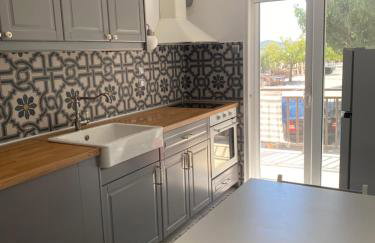 Seafront Apartment Nea Peramos - Photo 5